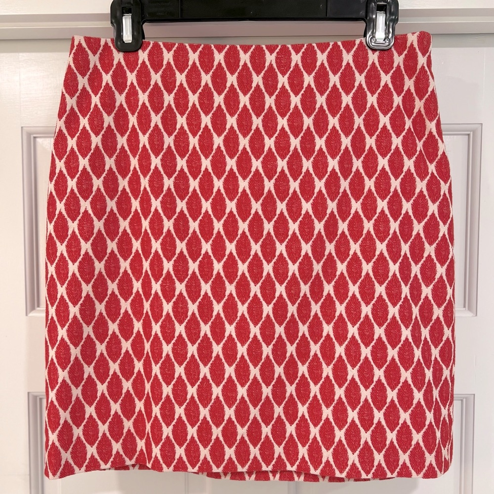 Ann Taylor Size 4, Lined A-Line Skirt, Red Palm Print